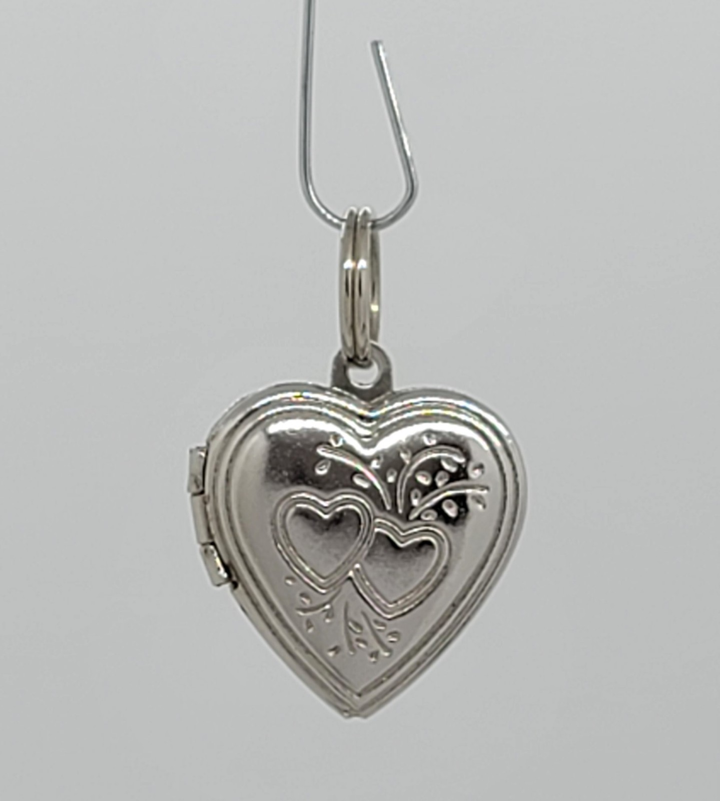 Silver Tone HEART LOCKET – Picture Photo Memory People Pet, Charm Keychain, .75″