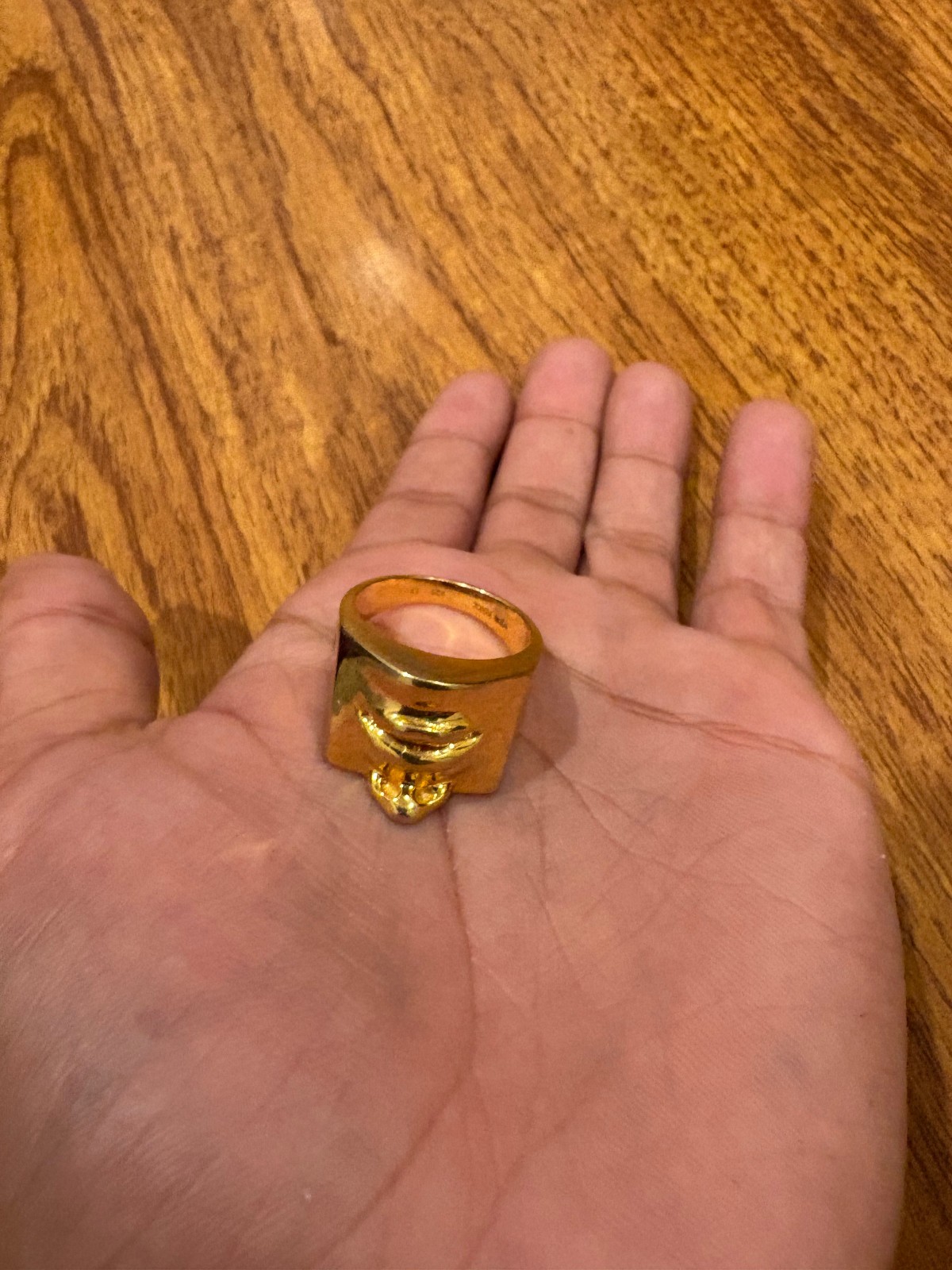 Grace Ling – Self-portrait ring (gold) size 11