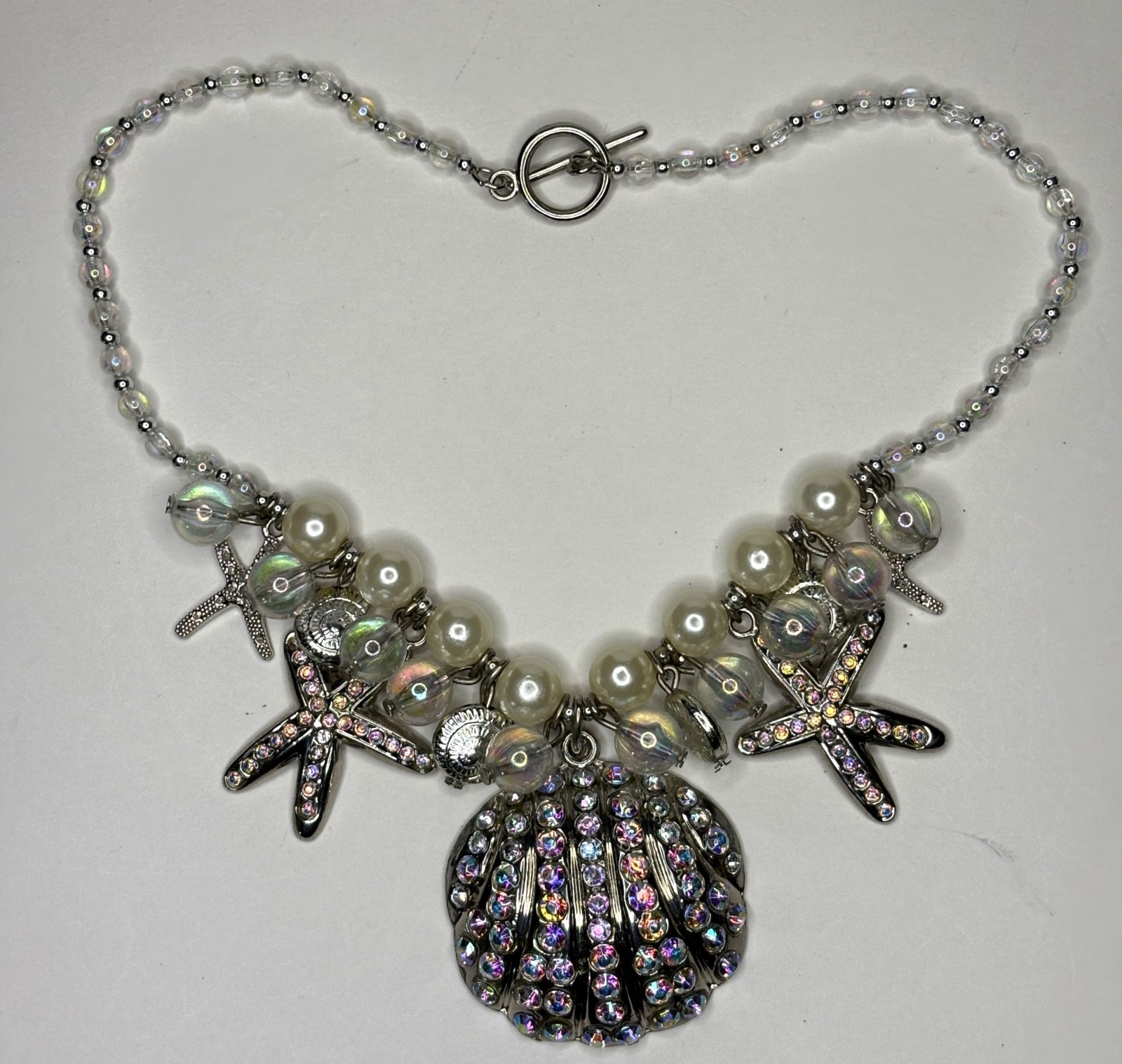 Disney Rhinestone Clam Shell Starfish and Faux Pearl Necklace 16″ (Fa-249)