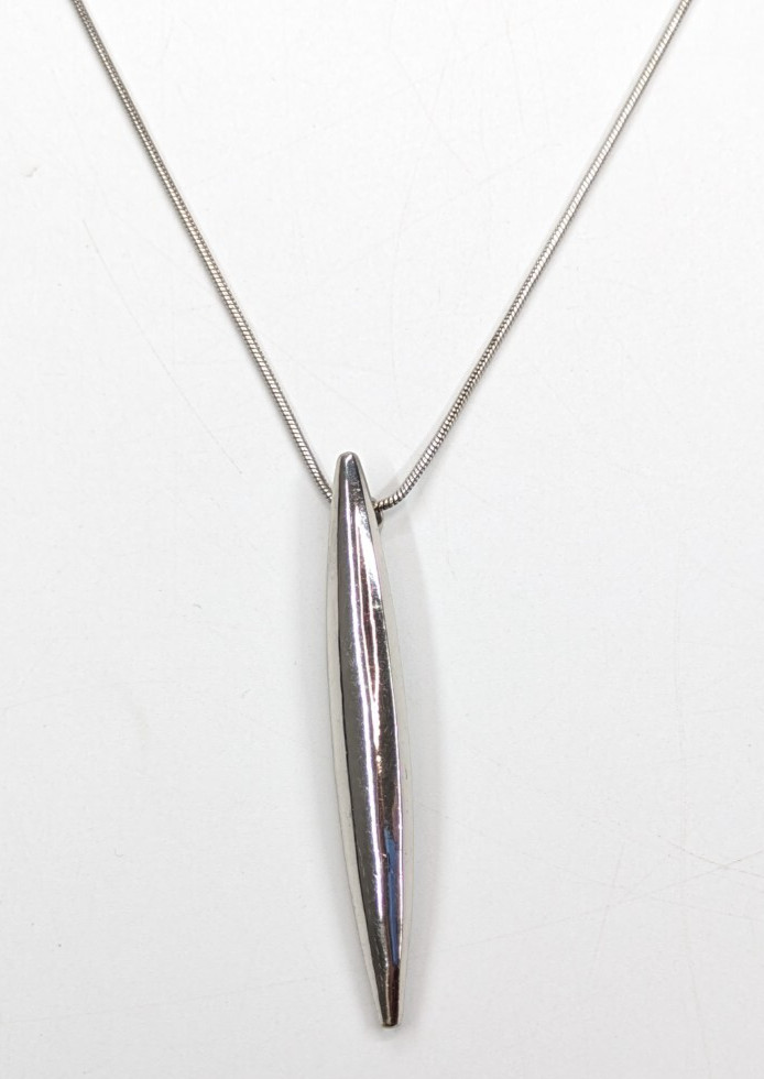 Vince Camuto Silver Tone 2.75″ Spike Pendant Adjustable Chain Necklace 32″