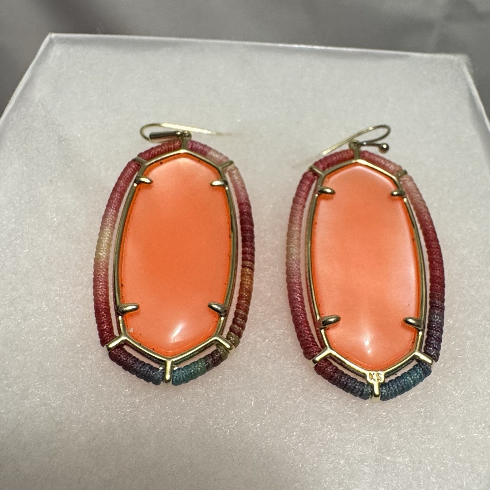 Kendra Scott Threaded Elle Drop Coral Earrings Rare Find Changes Colors W/ Light