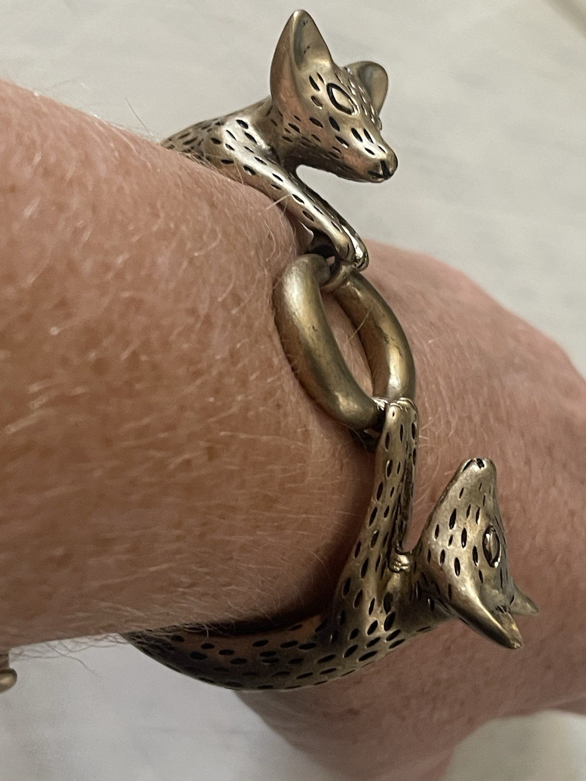 Vintage Gold Bronze Brass Metal Double Fox Head Cuff Bracelet Heavy Unique