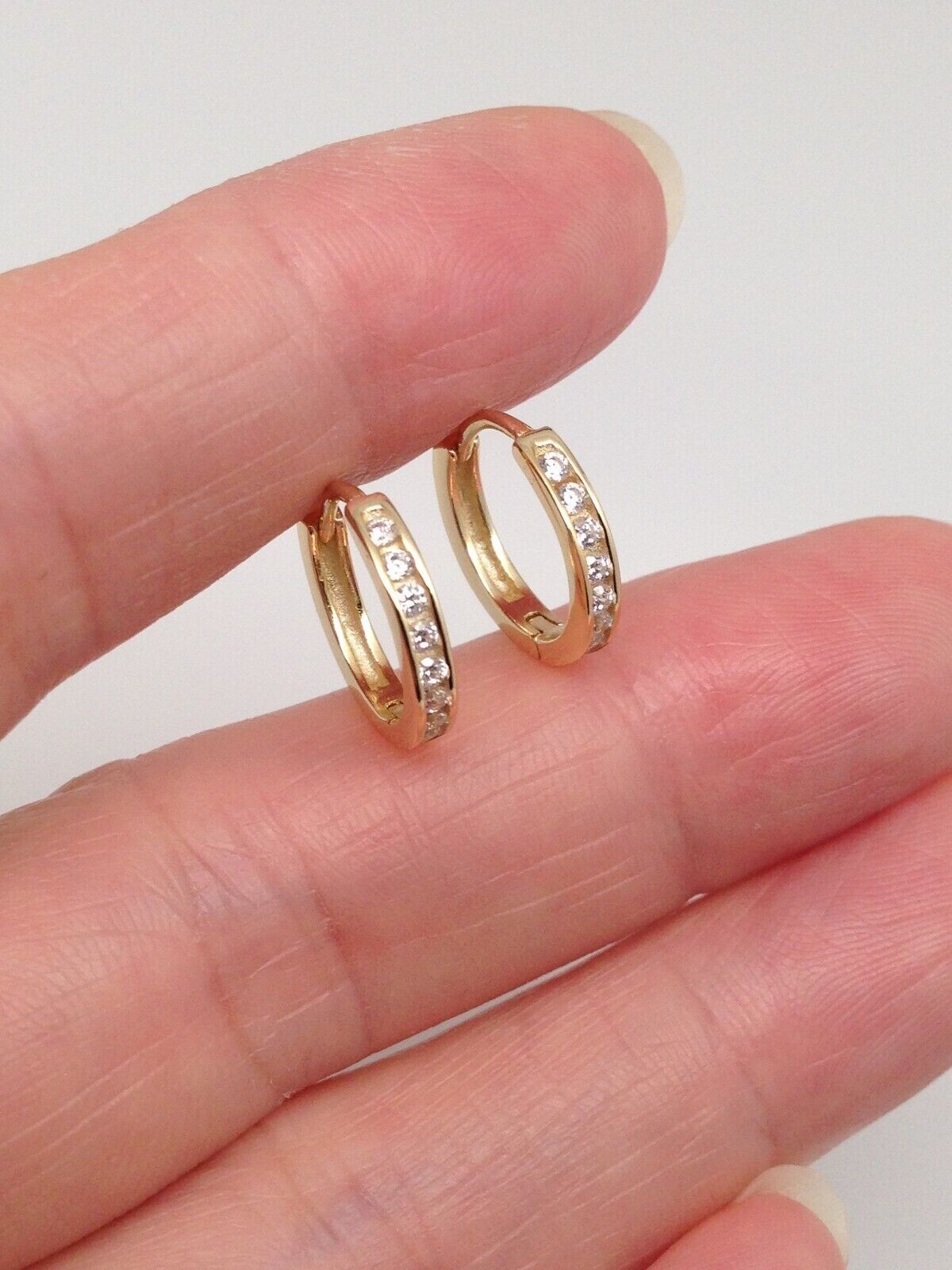 925 Sterling Silver CZ Huggie Hoop Earrings Men Women 12.5mm/9.8mm x1.8mm Gold