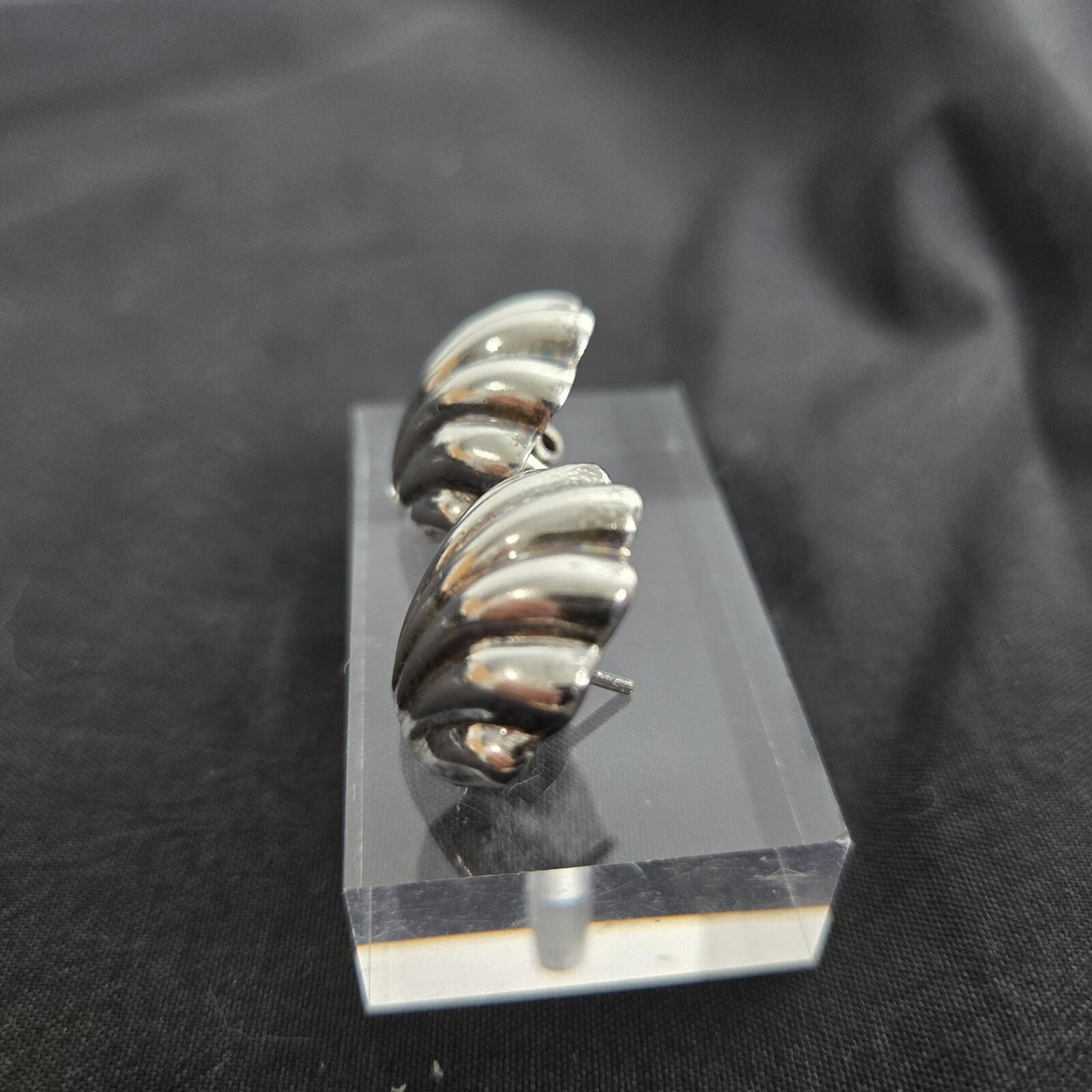 Vintage Sterling Silver Taxco Mexico Scallop Shell Stud Earrings TM-71 JMP