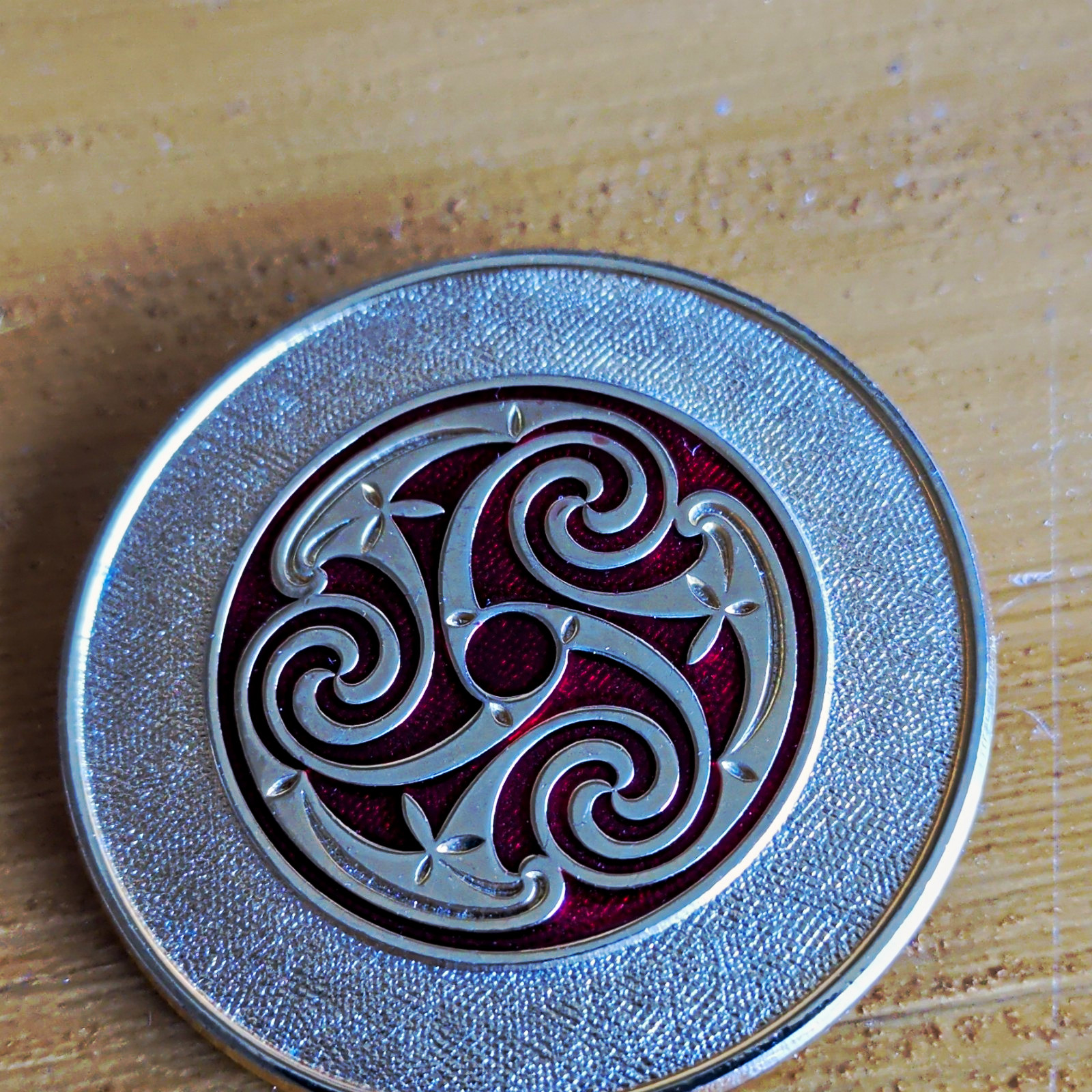 Round Silver Tone Metal Red Enamel Celtic Knot Swirl Brooch Lapel Pin
