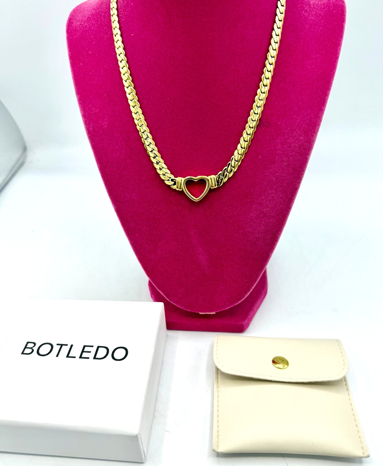 BOTLEDO New in Box & Pouch Gold Tone Heart Necklace – 16.5″ – 17.5″
