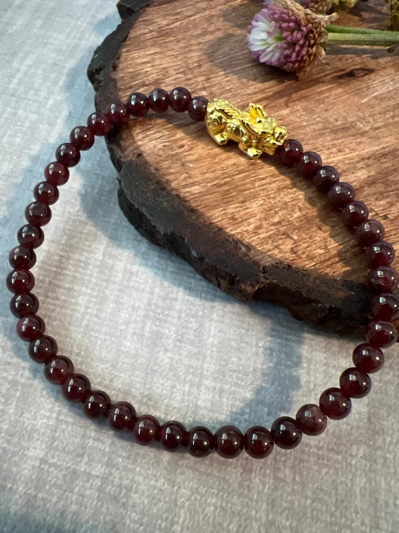 Natural Garnet Beads Pixiu Charm Healing Wealth Luck Attract Women Bracelet Gift