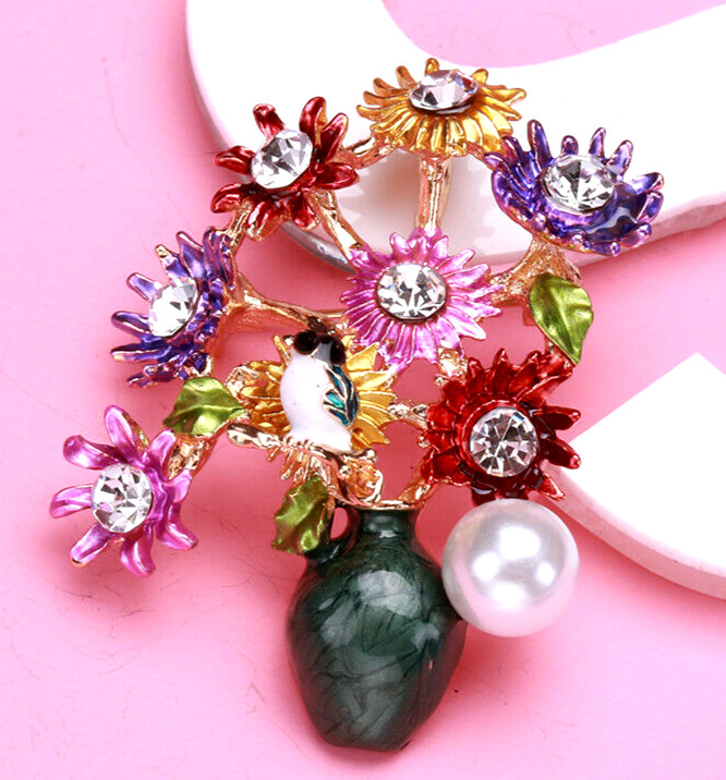Summer Time RAINBOW Flowers VASE Bouquet BIRD Rhinestone Necklace Pendant Brooch