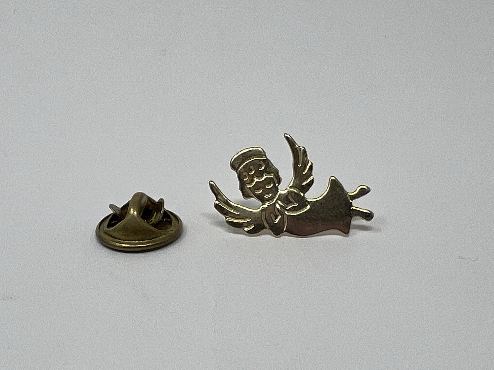 Vintage Gold Tone Flying Angel Lapel Pin Guardian Angel with Wings Charm Pushpin