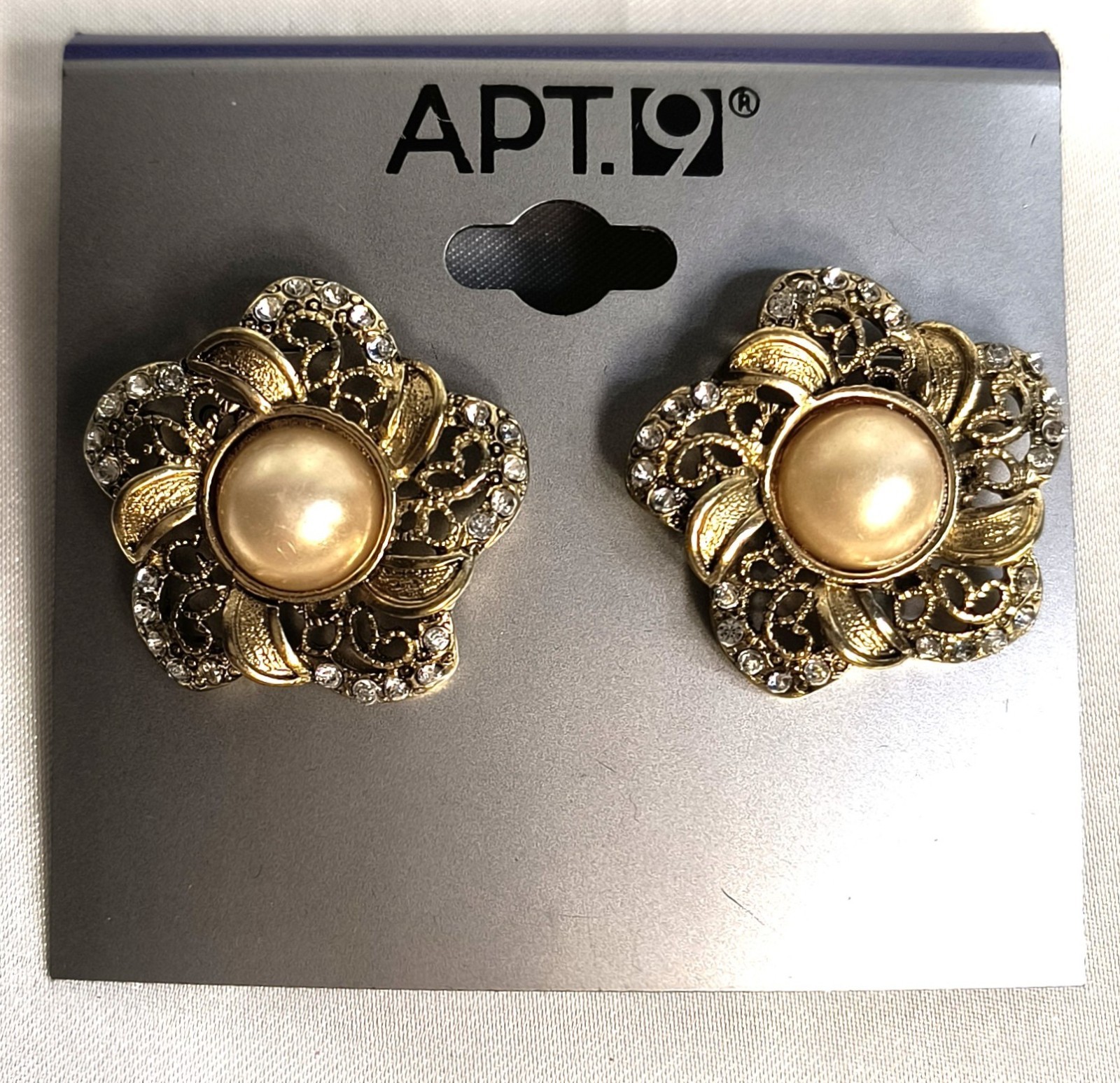 New With Tags Apt. 9 Women’s Post Earrings Goldtone Clear Crystals Faux Pearls