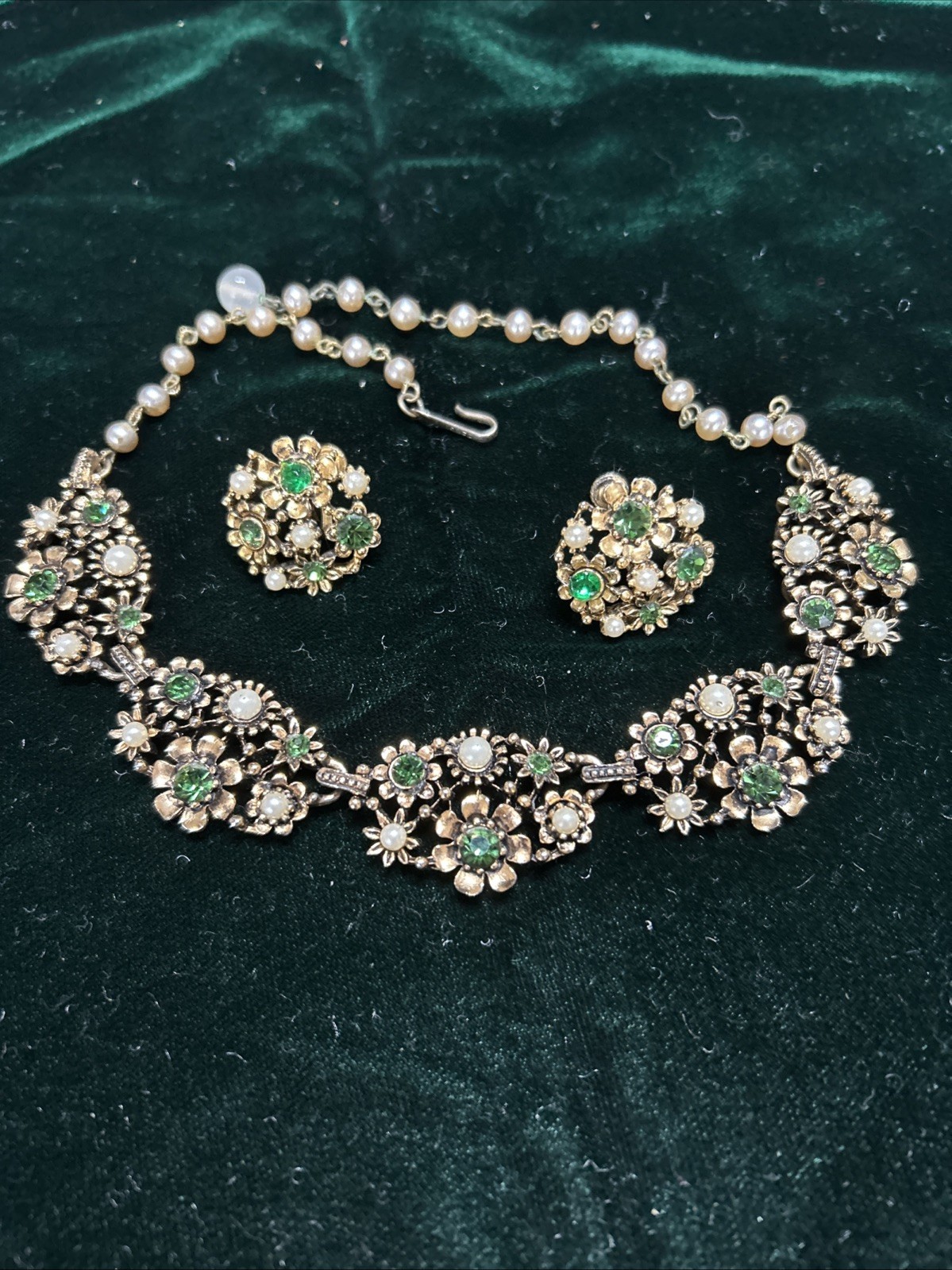 LISNER Emerald Green Rhinestone Faux Pearl Necklace Earrings Set As Is