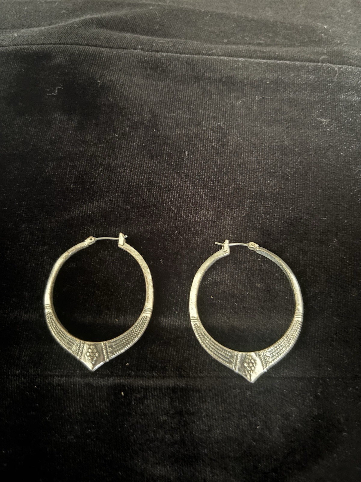 Silver Tone Metal Round Hoop Earrings Latch Back Textured Etched Detail No Stone