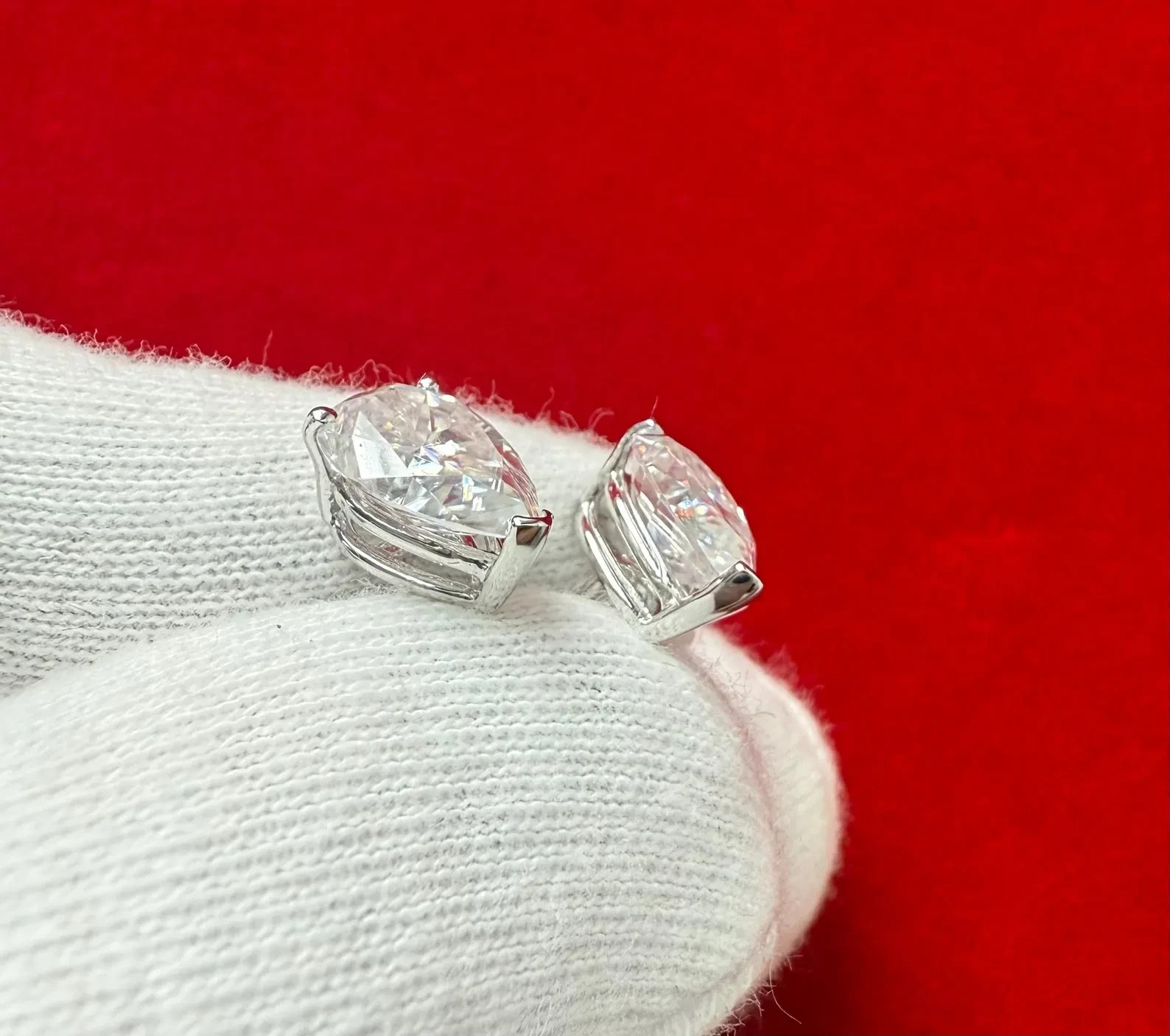 1.00 ct to 5.00 ct Pear Shape Moissanite Stud Earrings in Screw Back