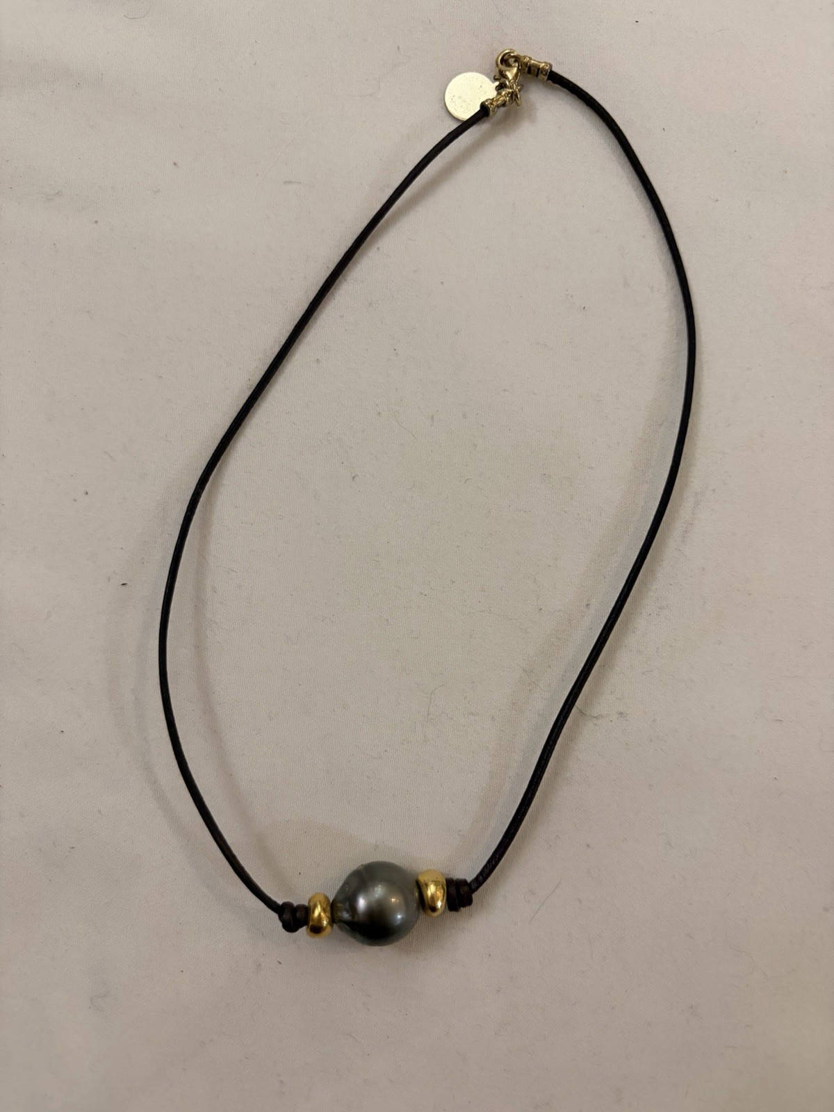 Pearls by Lola Brown Leather Beaded Necklace Gray Round Pearl Bead Pendant Gold