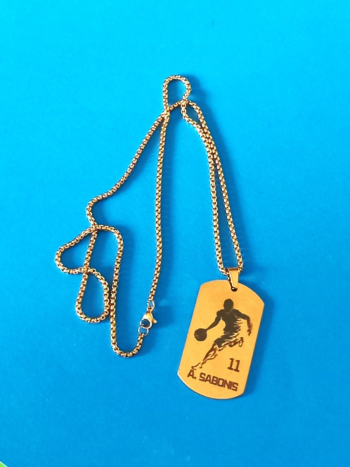 ARVYDAS SABONIS #11 BASKETBALL LITHUANIA NECKLACE and PENDANT SHINY GOLD TONE