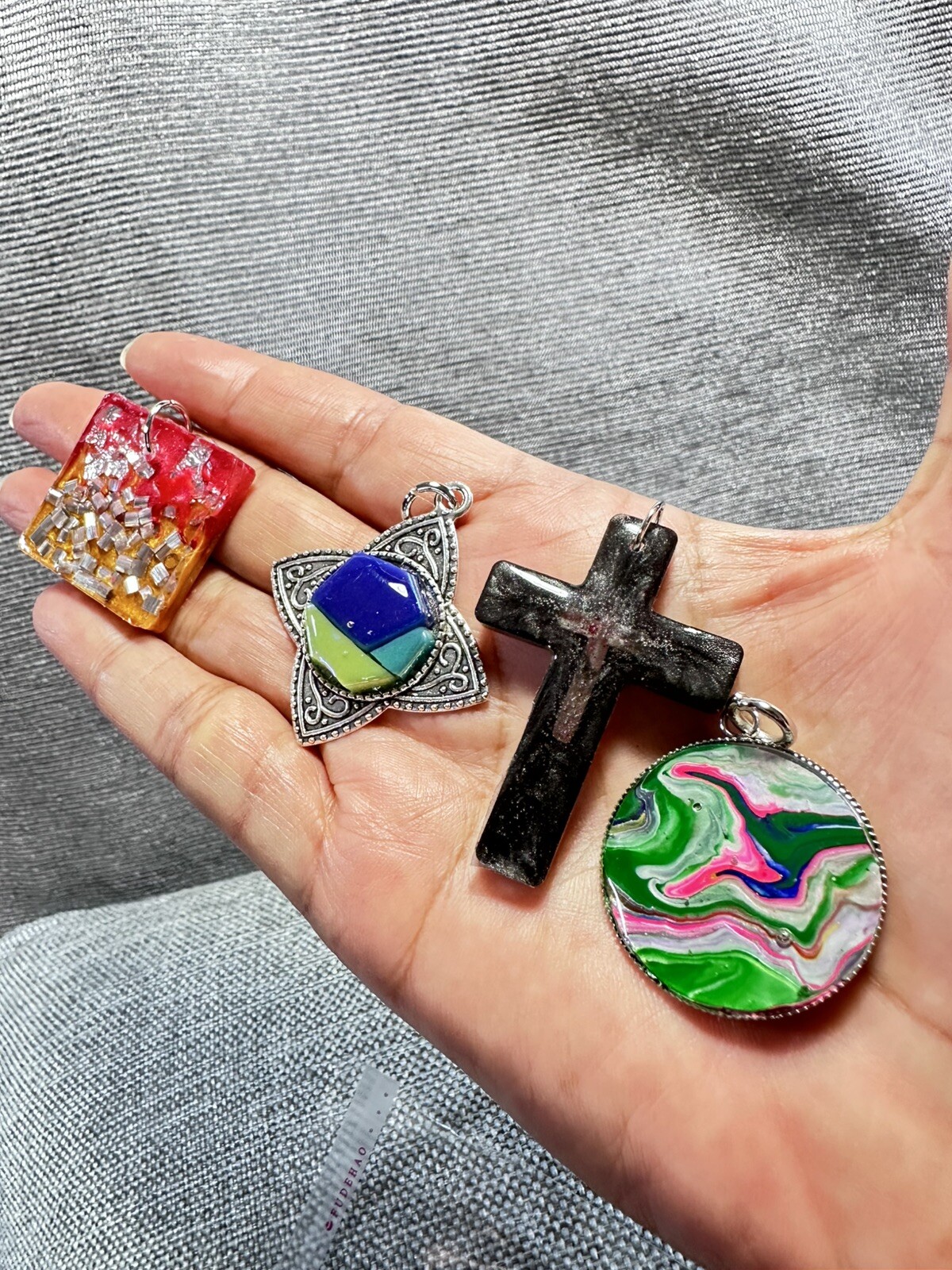 Handmade Pendants Necklaces Lot Of 4 Hand Painted And Some Resin Glass 1646 W