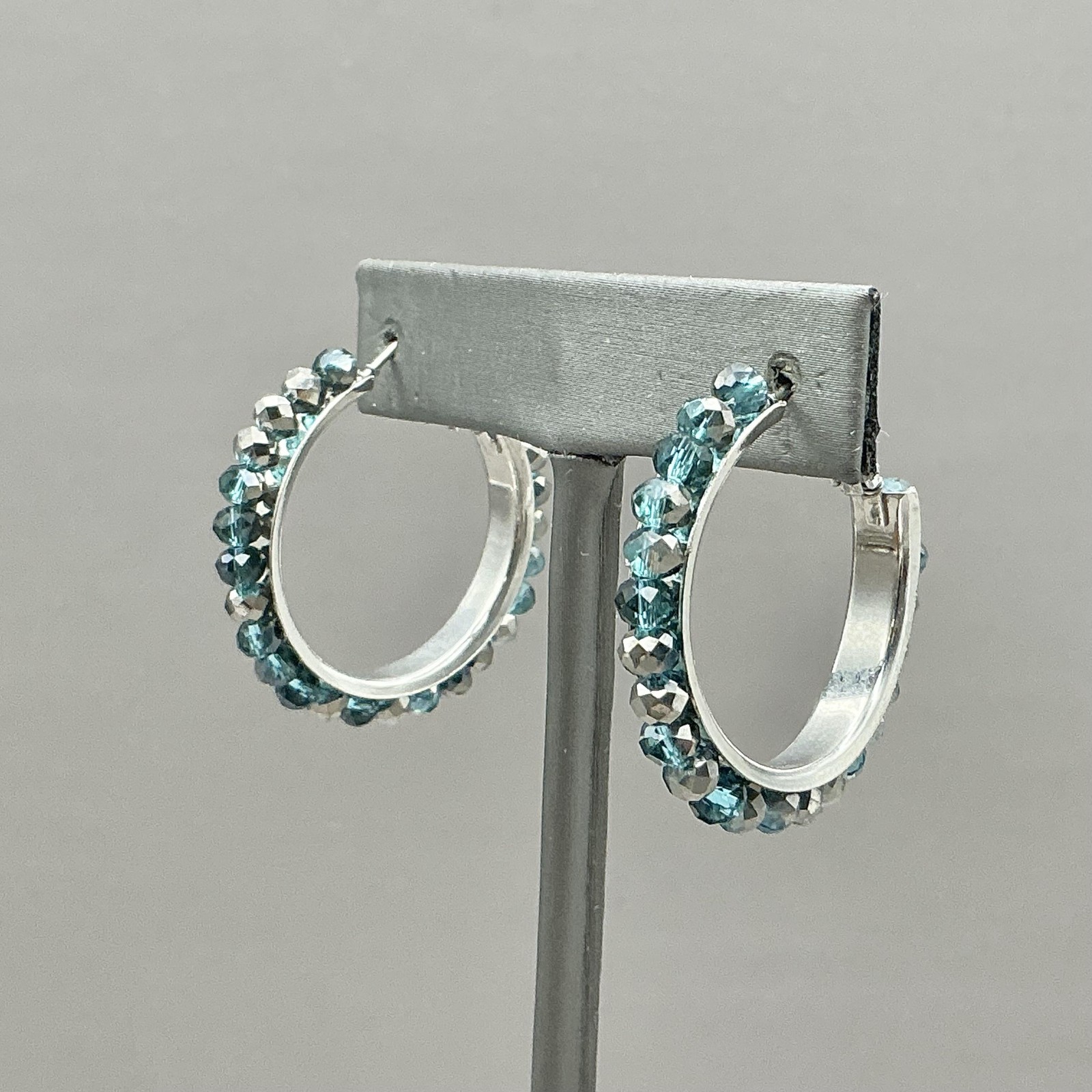 Earrings Aqua Blue Crystal Beaded Hoop Silver Tone Snap Closure 1.5″ Womens