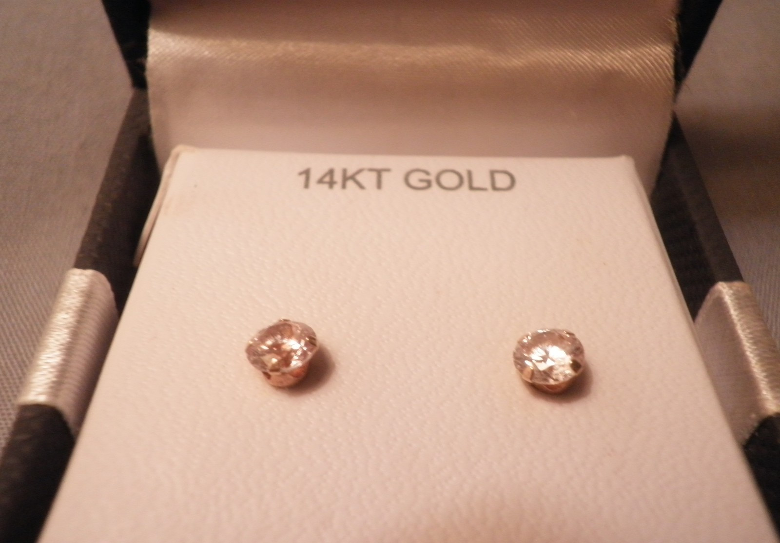 14K Yellow Gold Stud Earrings-New in Original Box-Never Worn-CZ Gems
