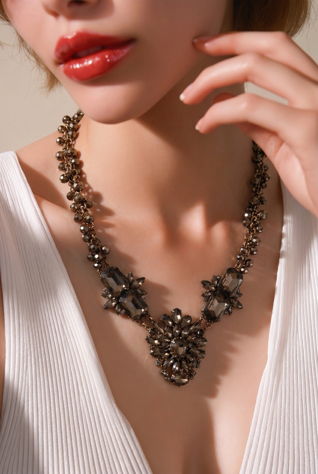 NWT Carolee necklace rhinestone statement 18″ necklace F40