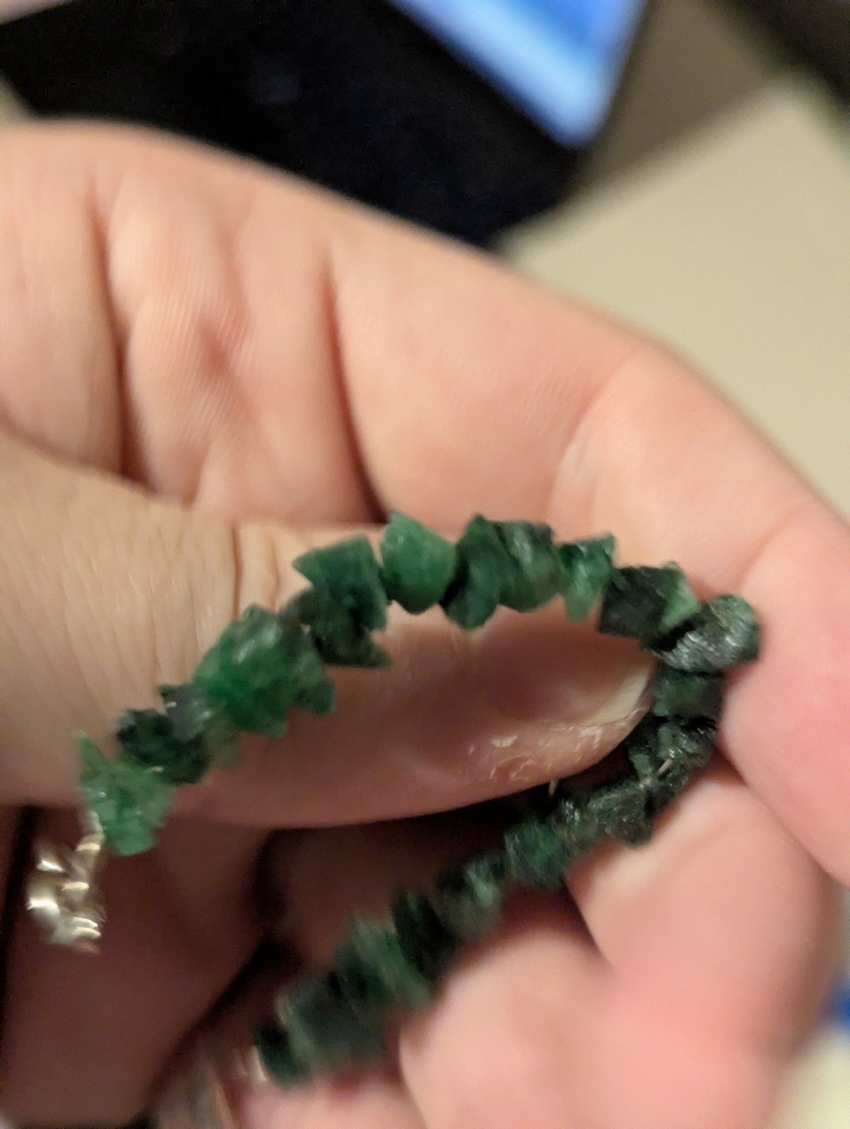 Short Emerald Bead Bracelet 5 In