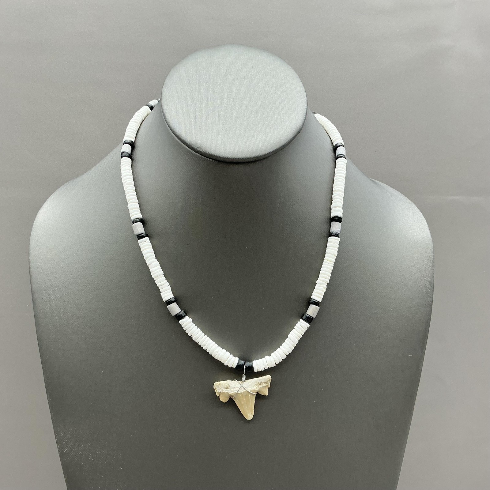 Surf Style Necklace White Shell Beaded Shark Tooth Pendant Beach Jewelry Surfer