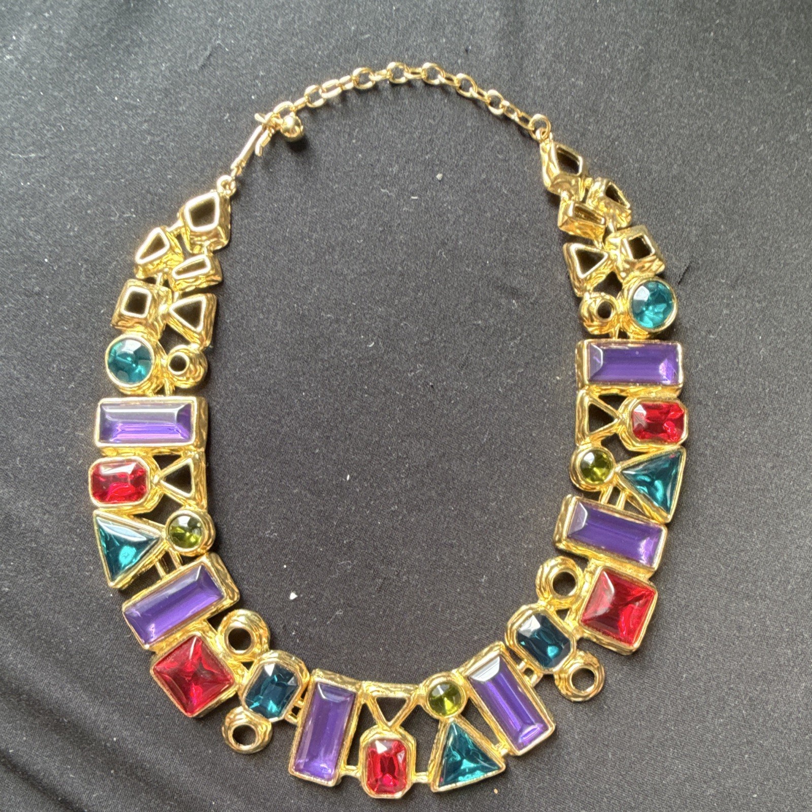 Vintage Trifari Signed Gold Tone Vibrant 17” Necklace