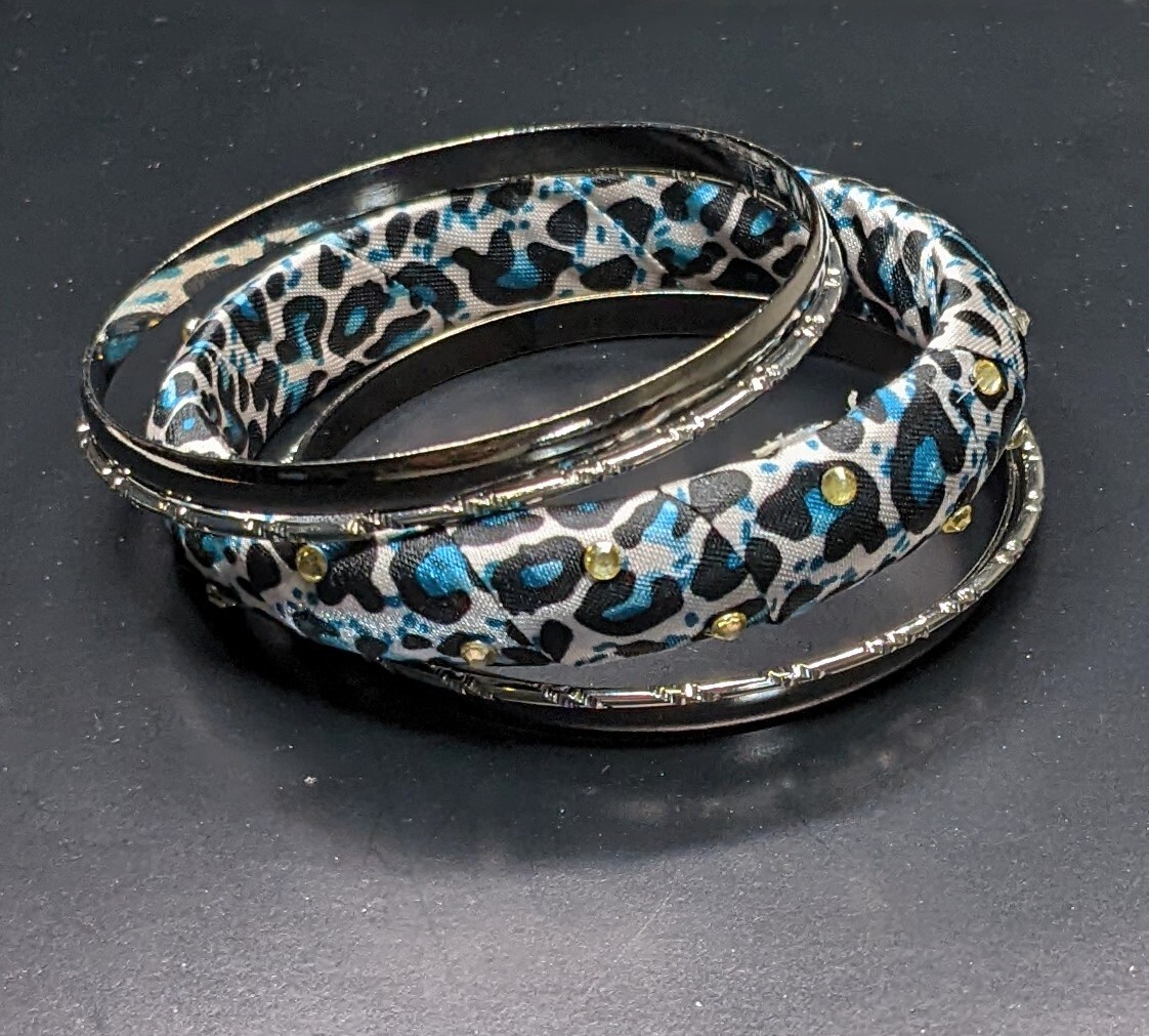 Bangle Bracelet Animal Print 50 pcs Stackable Woman Teen Wrist 2.50″ dia