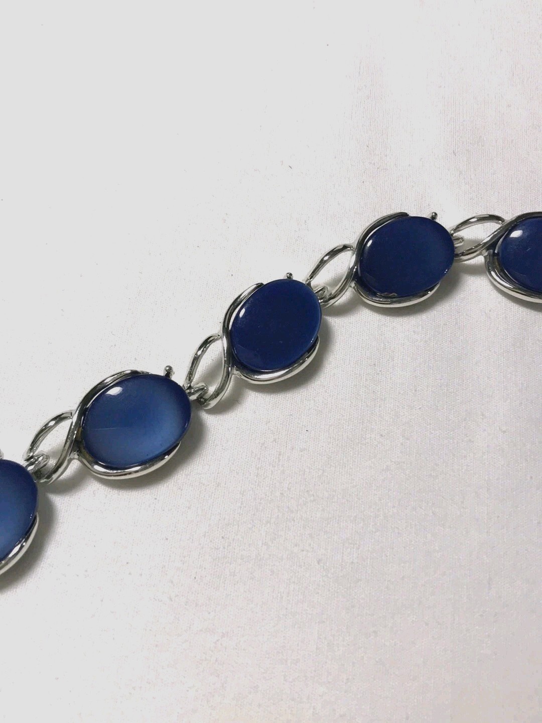 Shimmering Blue Stone necklace/ silver tone_ Very Good Used Condition