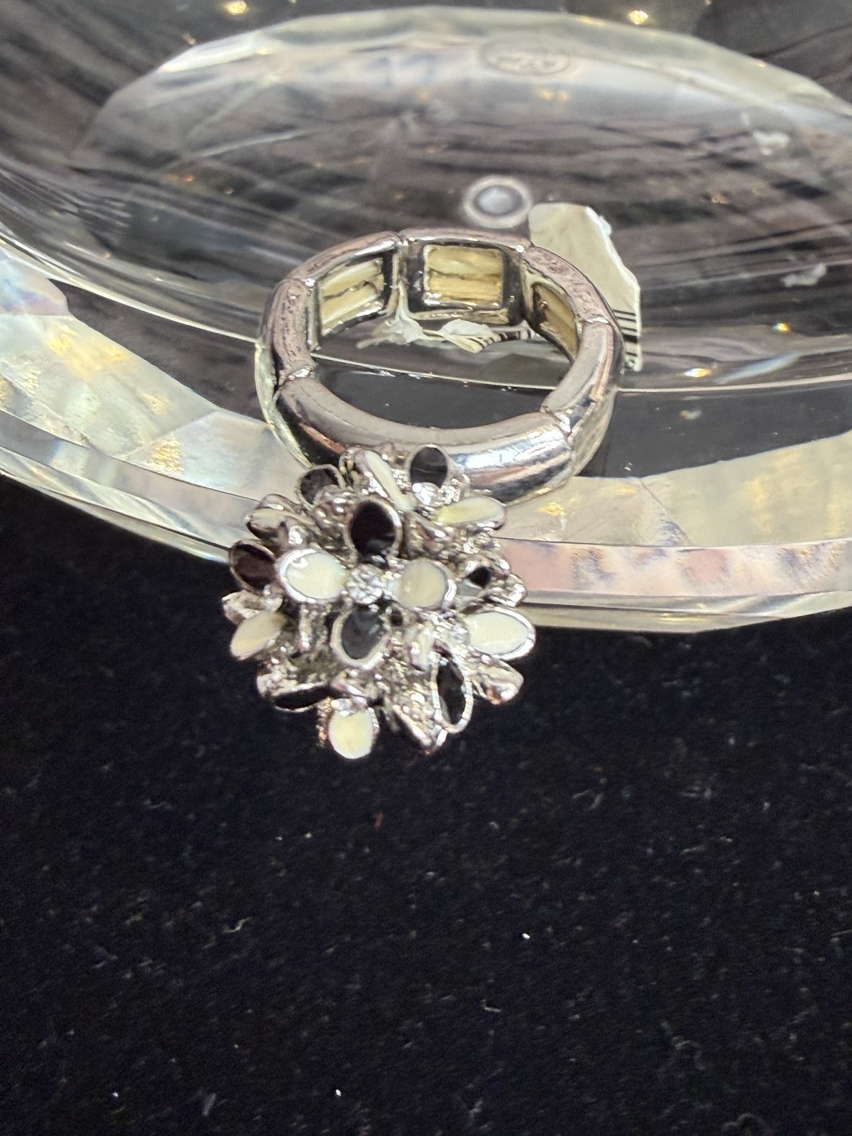 Silver Tone Flower Cluster Cocktail Ring Black Cream Enamel Statement Stretch