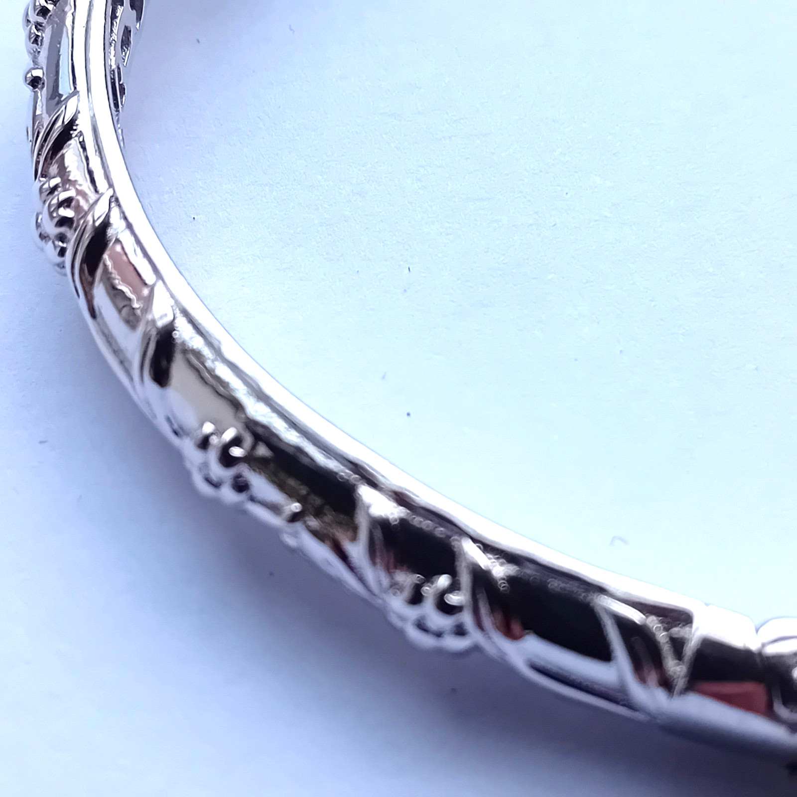 SWAROVSKI CRYSTAL BRACELET BANGLE HINGED CUFF PLATINUM BONDED RED STONE UNWORN