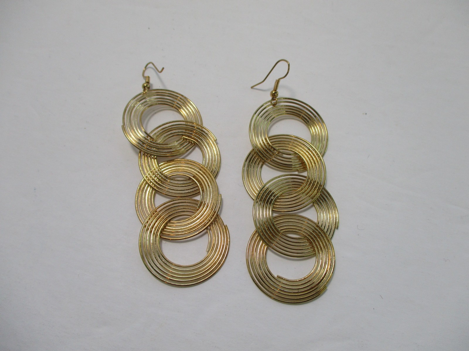 Dangle Earrings 3.5in Pierced Gold Tone Metal Lightweight Hook Egyptian Revival