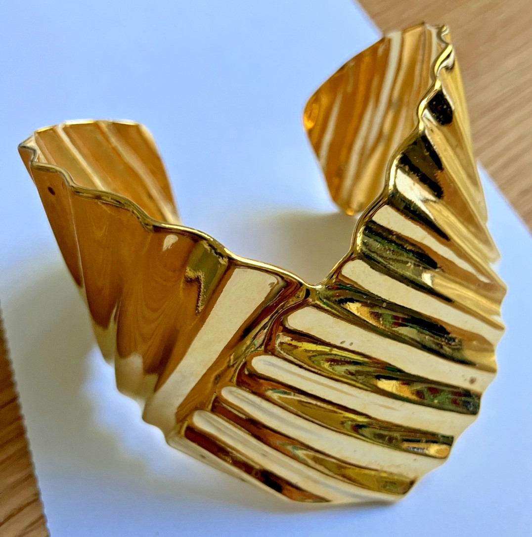 DRAMATIC GOLD CUFF BRACELET – APPROX. 1.5 TO 2″ WIDE – RIPPLED & SHAPED