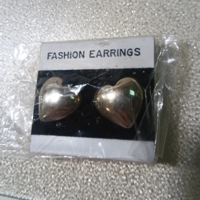 Silver Tone Metal Heart Stud Earrings for Lobe, No Stone Love Theme
