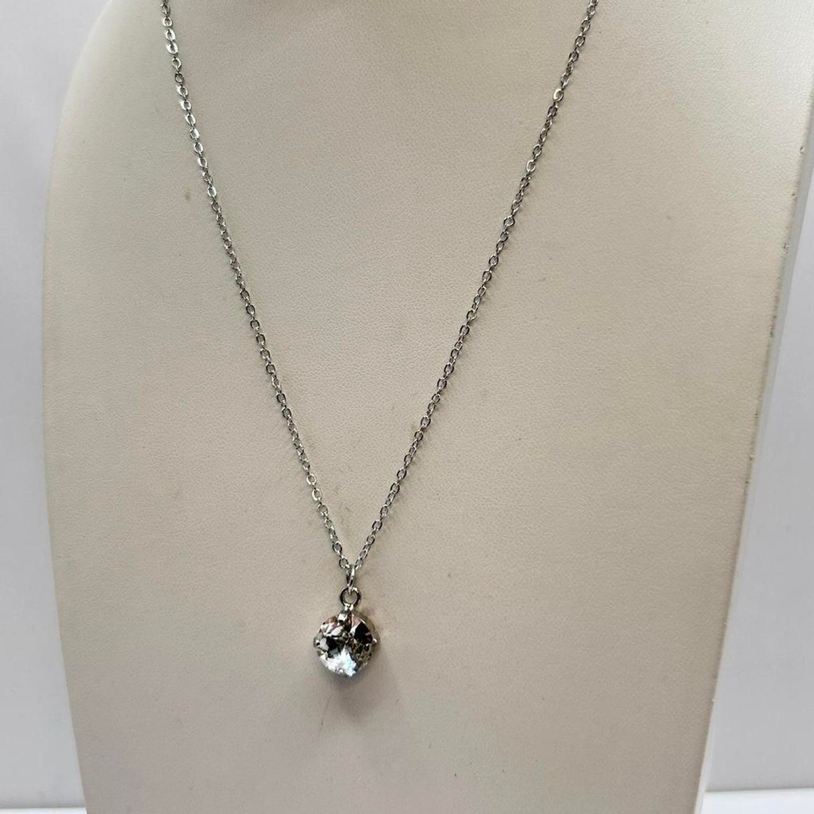 Silver Tone Glass Crystal Pendant Necklace Dainty Minimalist Elegant