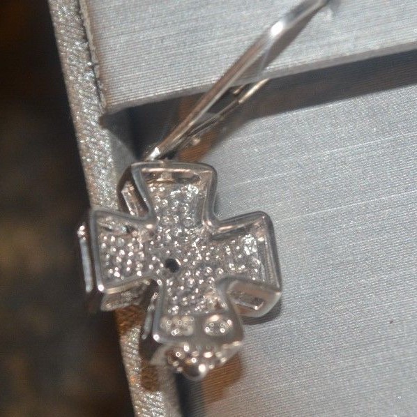 PAIR OF ZALES STERLING SILVER EARRINGS SQUARE CROSS DESIGN