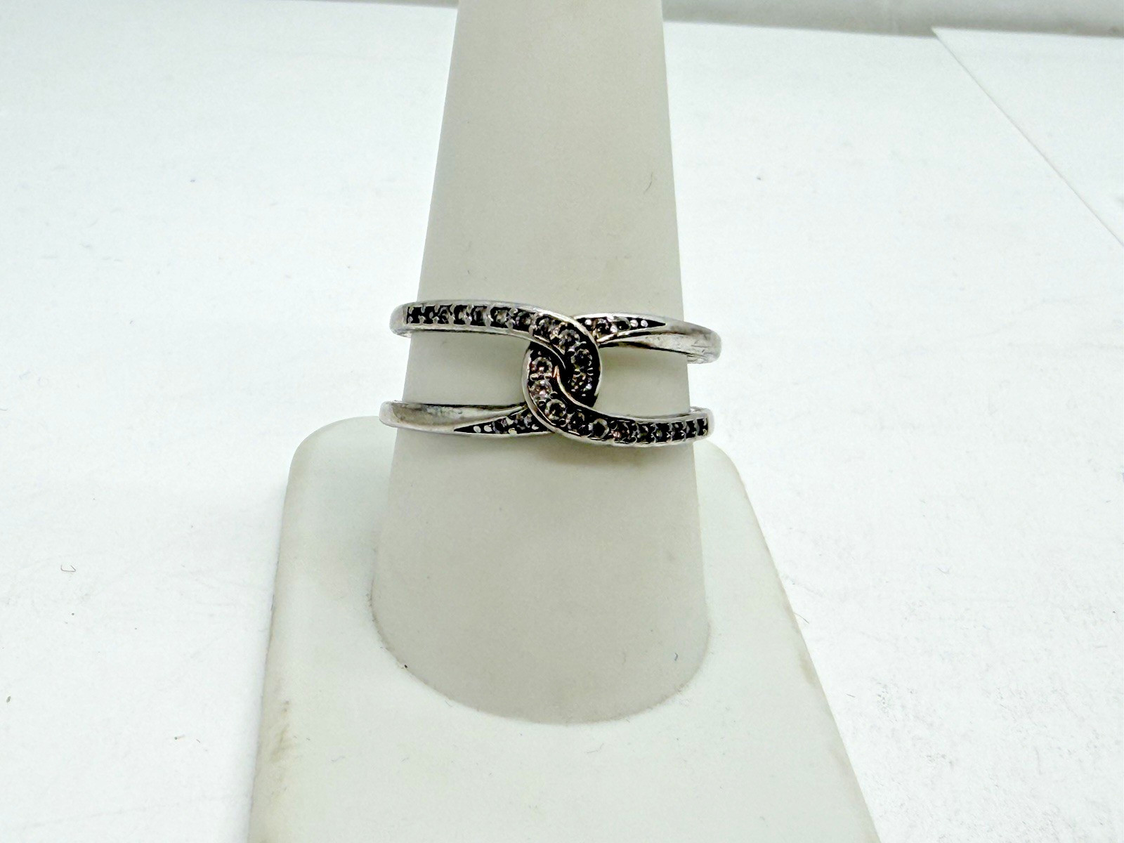 Sterling Silver CZ Interlocking Loop / Knot Ring Size 9 1/2 Weighs 3.2 Grams