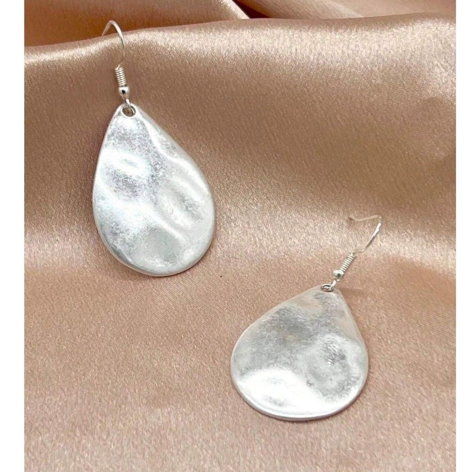 Silver Plated Teardrop Dangle Pendant Earrings Drop Hammered Textured Charm Boho