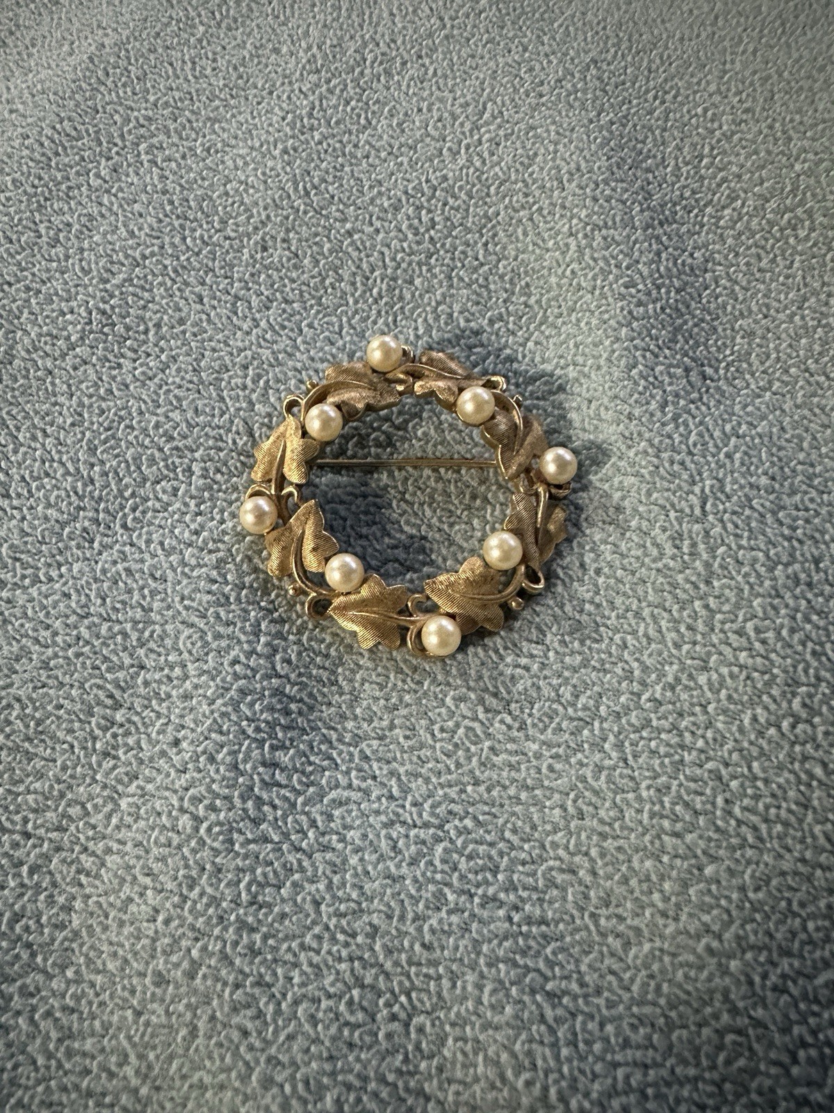 Crown Trifari Gold Tone Faux Pearl Wreath Brooch Pin Grape leaf