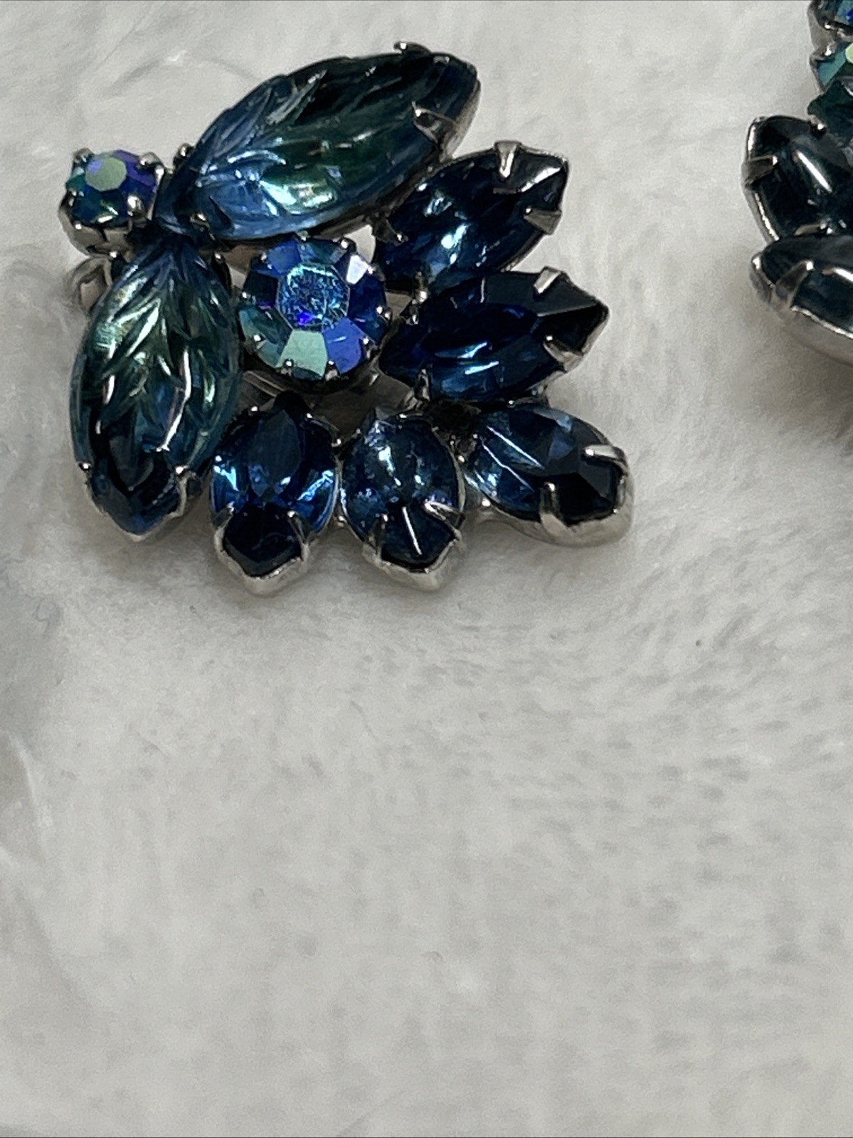 Vintage Blue Green Aurora Borealis AB Rhinestone Wreath Brooch Earrings Set