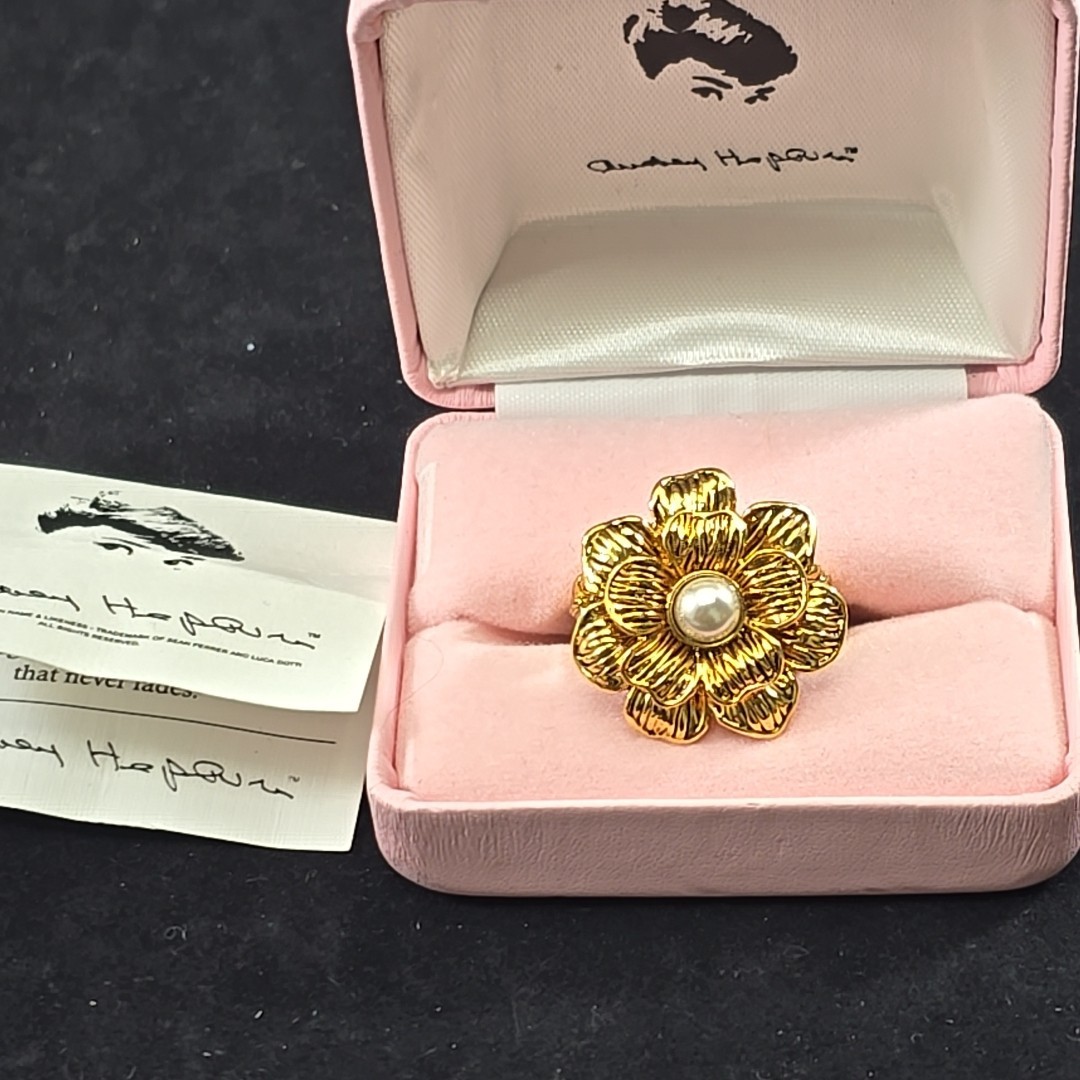 Audrey Hepburn Flower Ring Gold Tone with Pearl Center by Camrose Kross Size 10