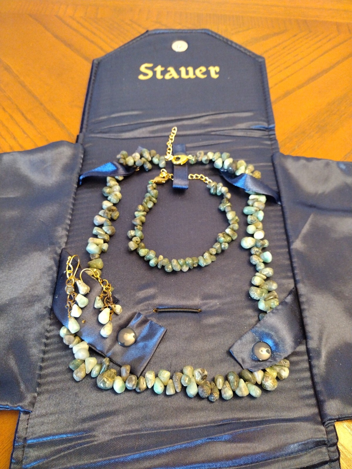 Stauer Cayman Emerald 18″ Necklace Bracelet & Earring Set With Original Case