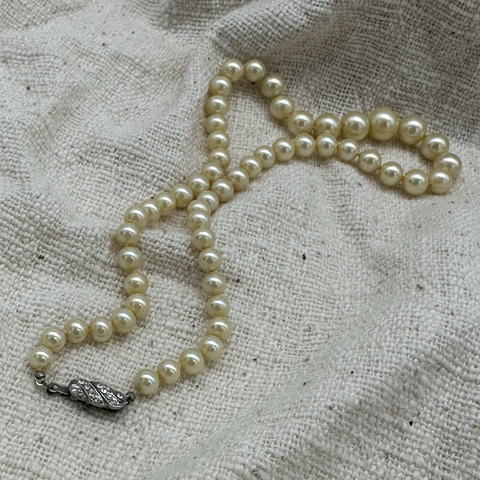 Vintage Marvella Graduated Pearl Necklace Rhinestone Clasp Signed 16″