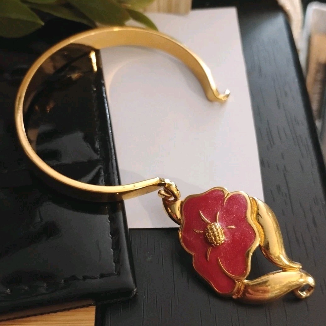 Designer AVON Beautiful “Tropical Splendor” Hot Pink Gold Plated Bangle Bracelet