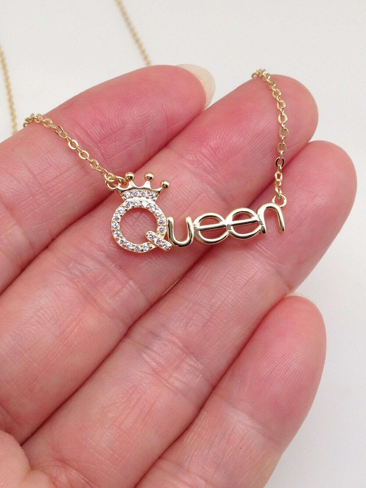 925 Sterling Silver CZ Gold Queen Script Pendant Necklace Women 24mm/0.94″ 17.5″