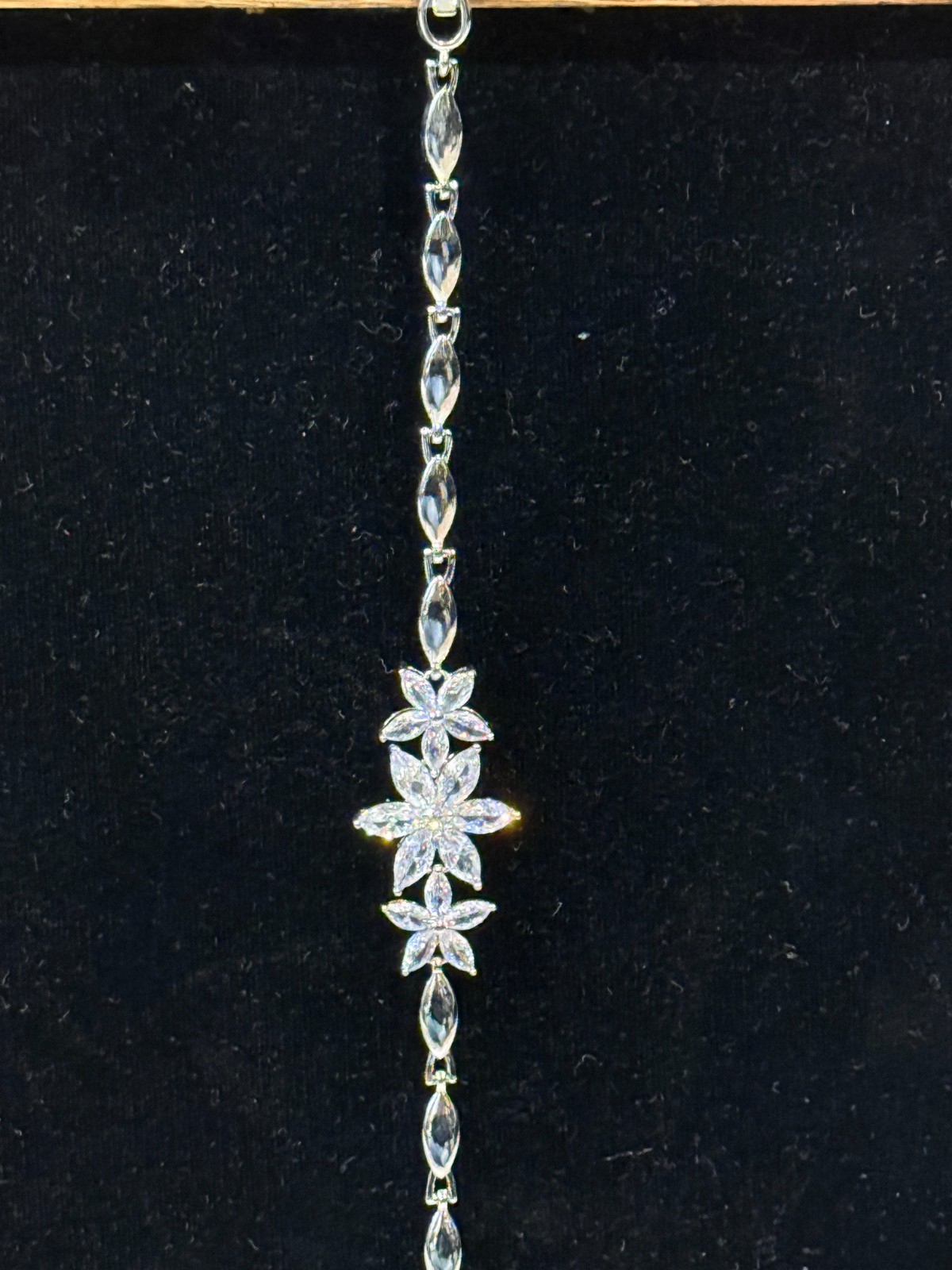 Fashion Bracelet – Elegant with Style – Great for All Occasion!