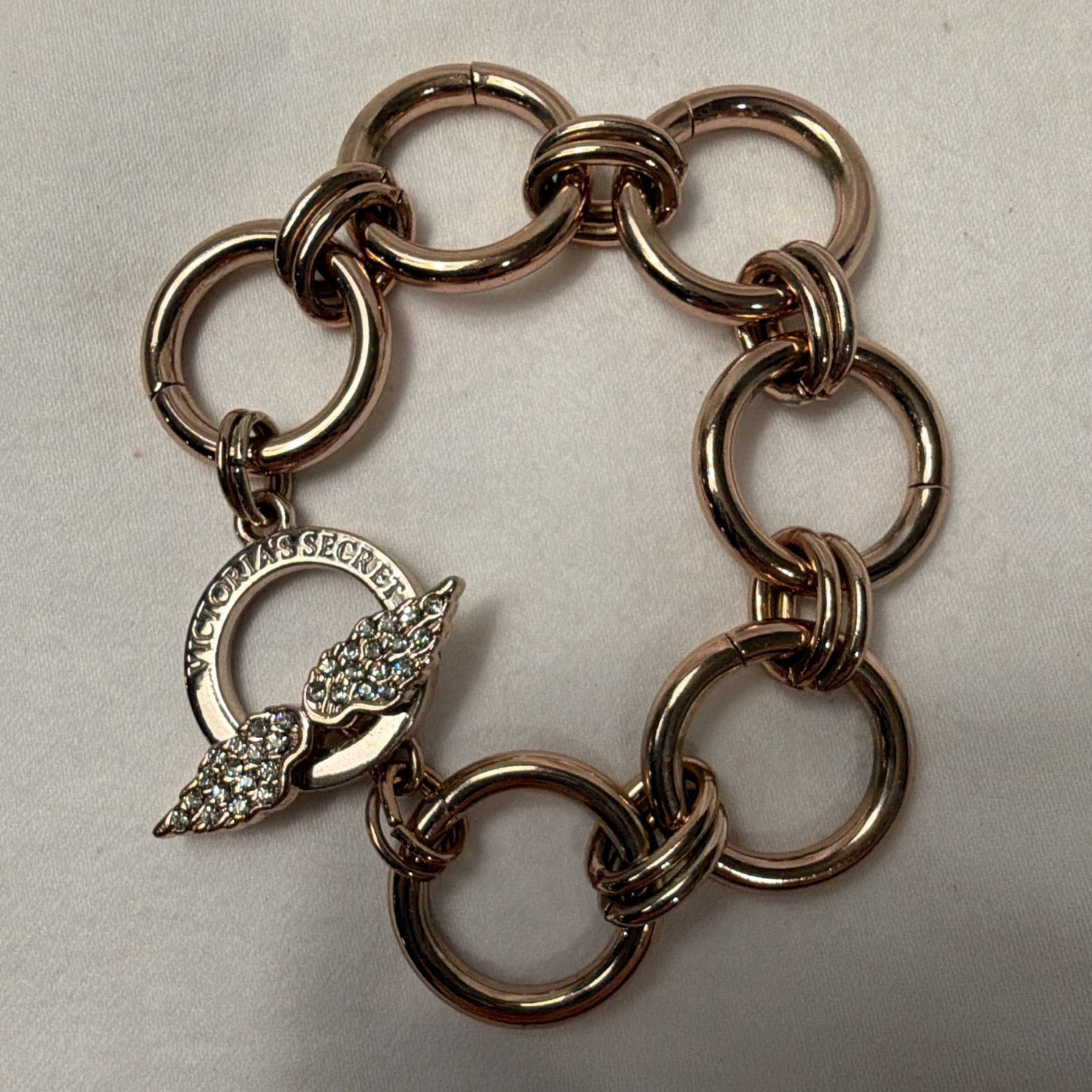 Victoria’s Secret Rose Gold Tone Round Link Toggle Bracelet w/Pavé Crystal Charm