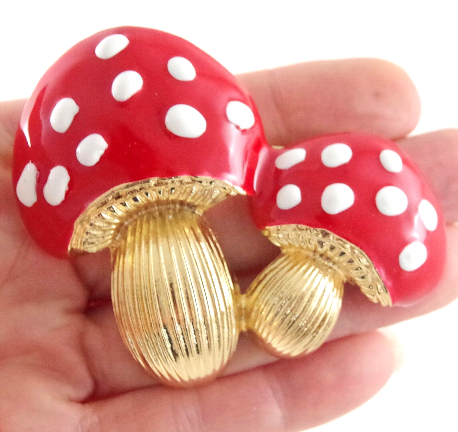 2.75″ BIG DOMED POLKA DOT MUSHROOM/ TOADSTOOL ENAMEL & GOLD PENDANT BROOCH COMBO