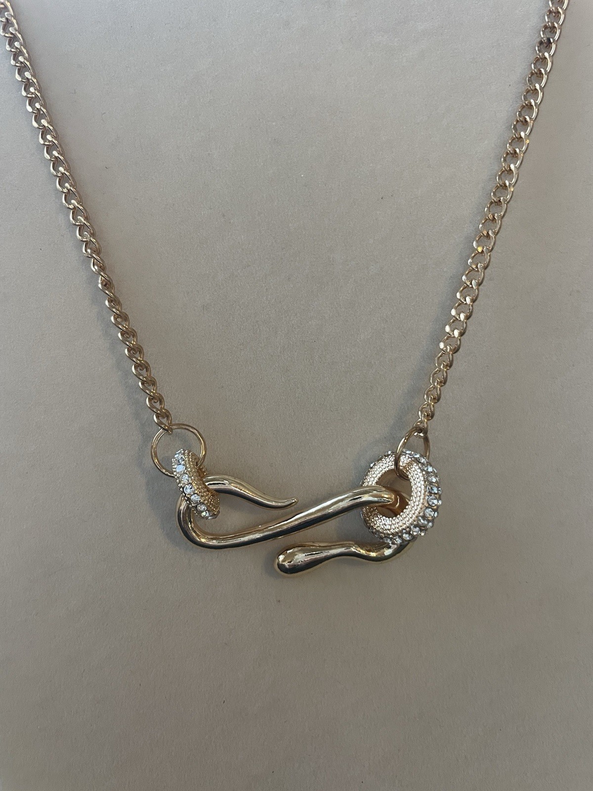 NWOT Snake/Serpent Gold Tone & Crystal Pendant Necklace – In Brand New Condition