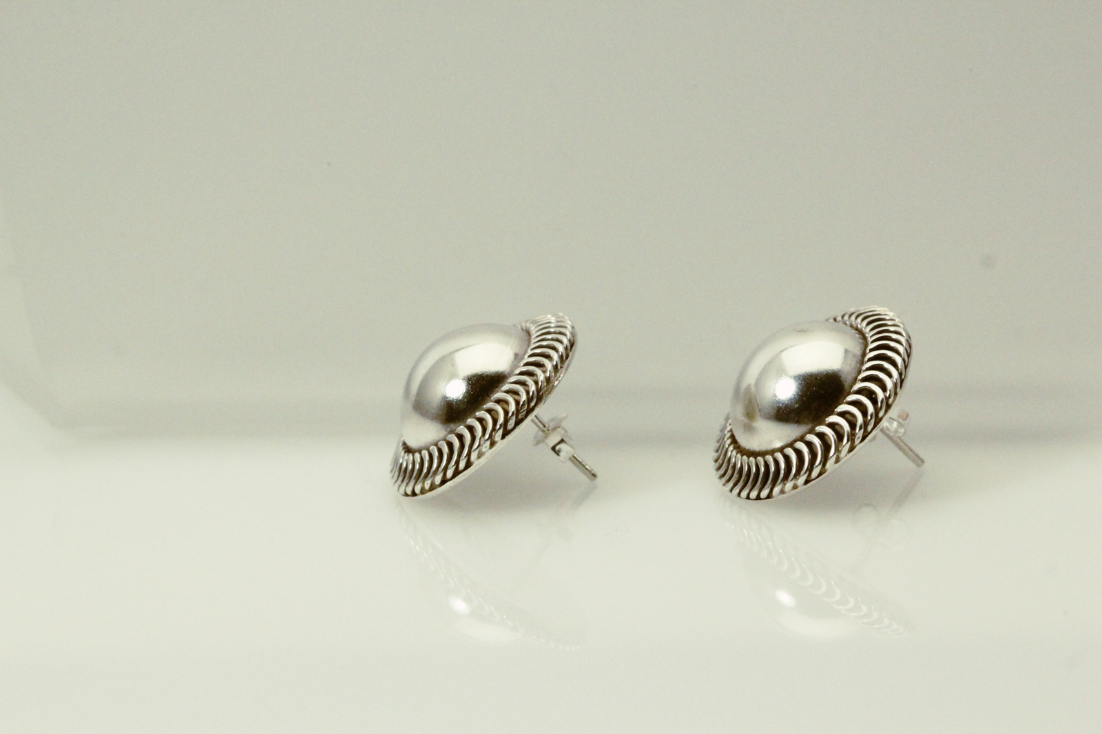 Round Puffy 925 Sterling Silver Mexico Post Earrings 13.3 grams (EAR5598)