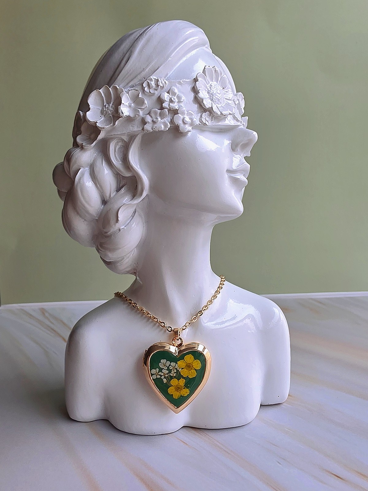 Gold Heart Locket Necklace Vintage 14k Pressed Flower Birthday Gifts for Women